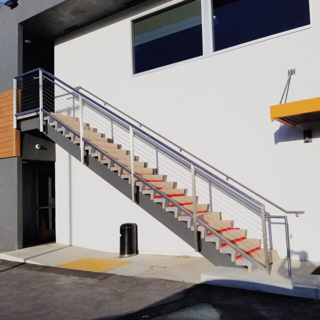 #metalfabrication #metalfab #welding #stainlesssteel #cablerailing #aluminumawning #brushfinsh #servcobuilders